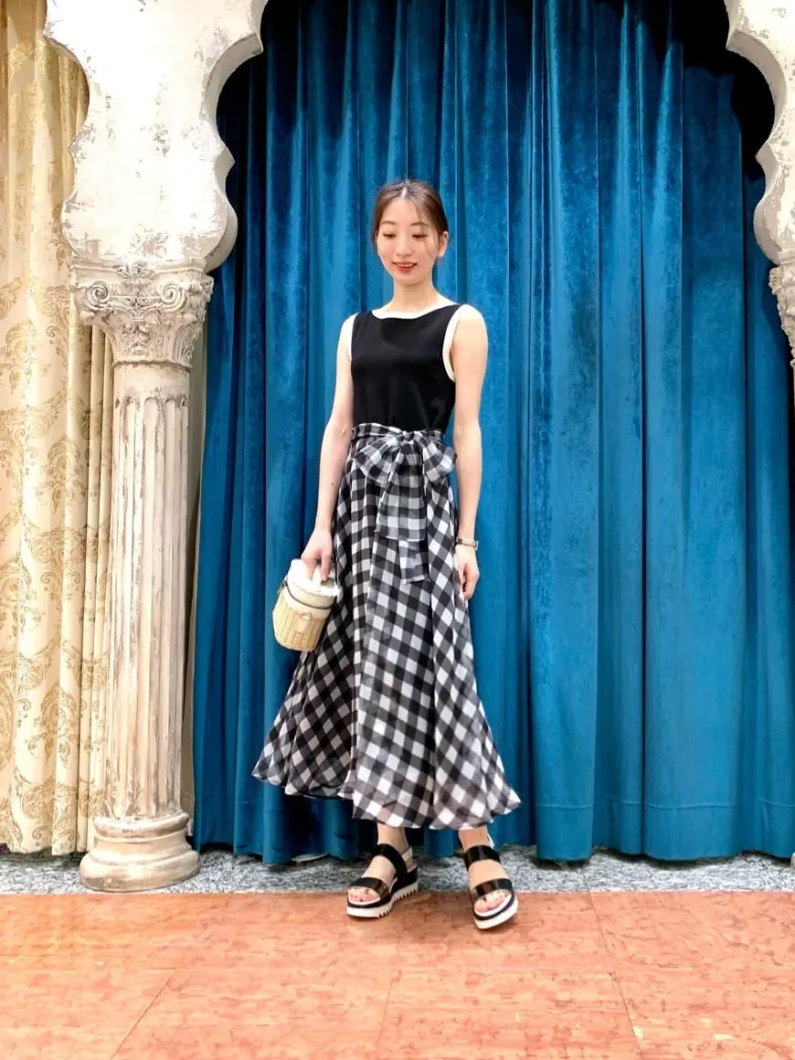 GRACE CONTINENTAL The Banquet eri コーディネート画像