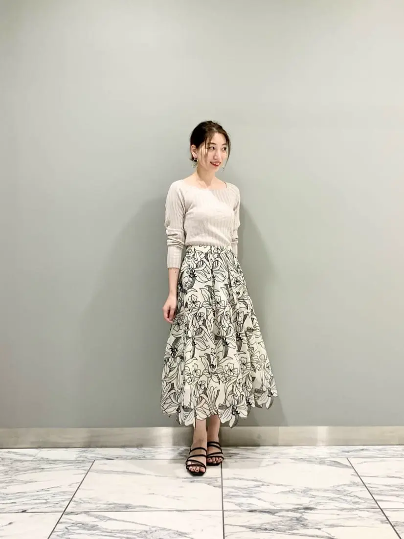 GRACE CONTINENTAL The Banquet eri コーディネート画像