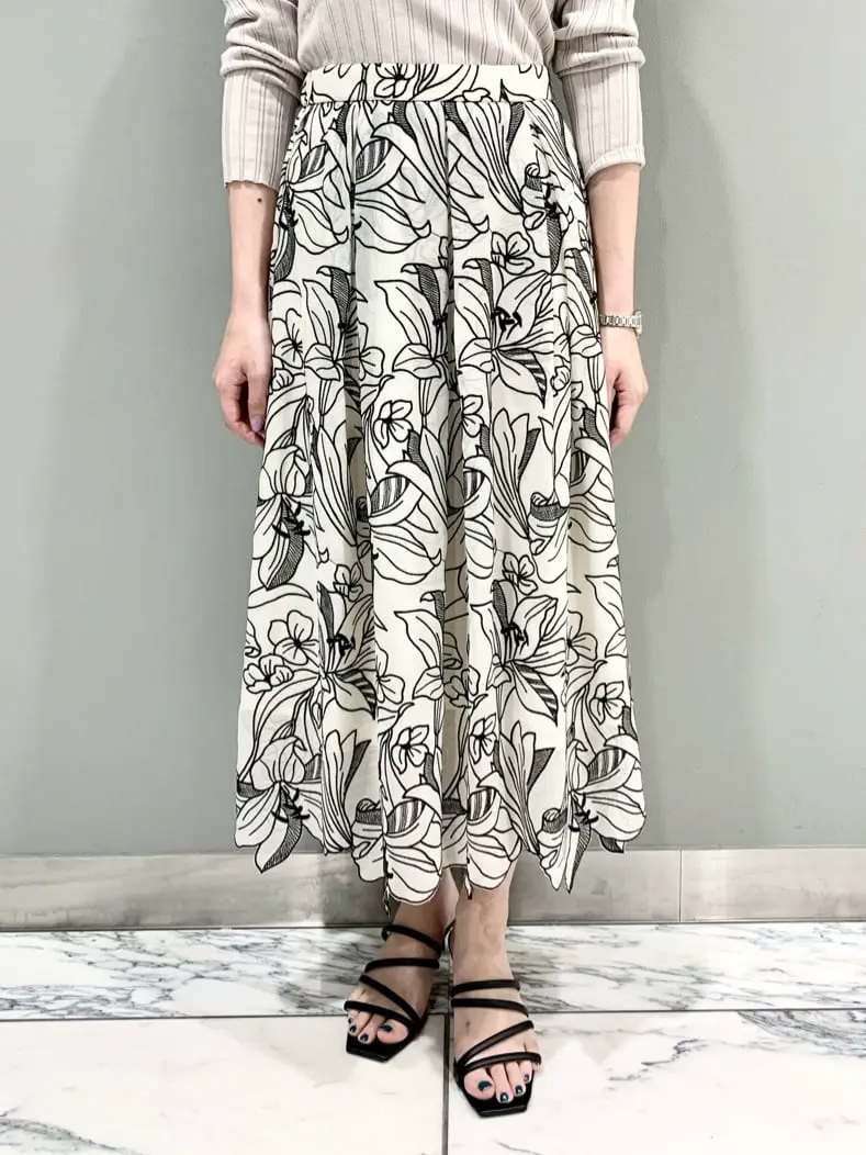 GRACE CONTINENTAL The Banquet eri コーディネート画像