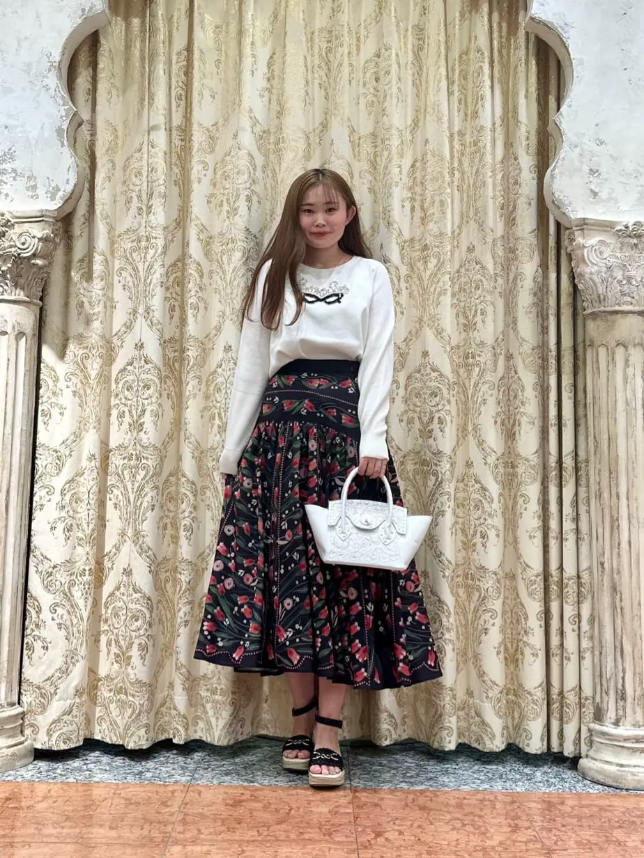  中根　里帆 コーディネート画像