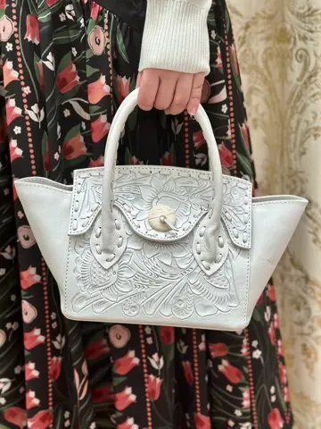 GRACE CONTINENTAL The Banquet 中根　里帆 コーディネート画像