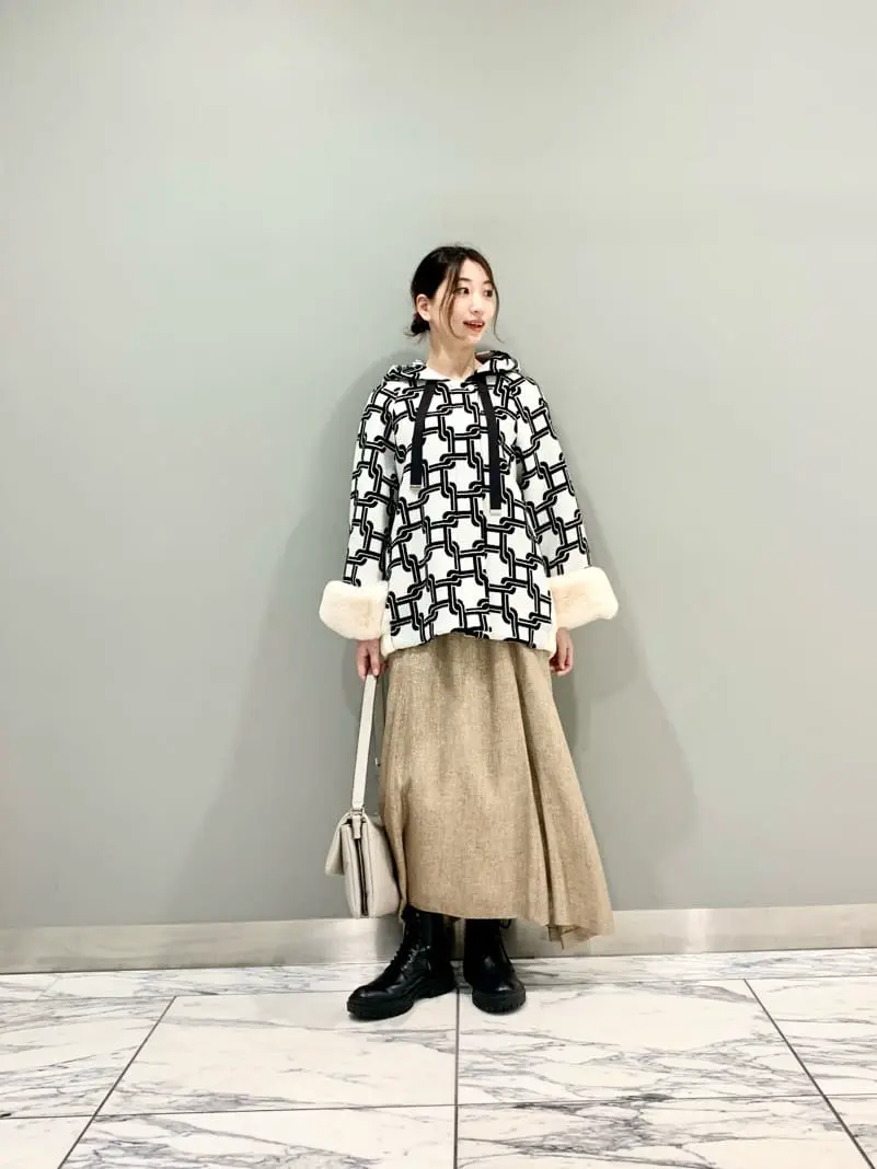 GRACE CONTINENTAL The Banquet eri コーディネート画像