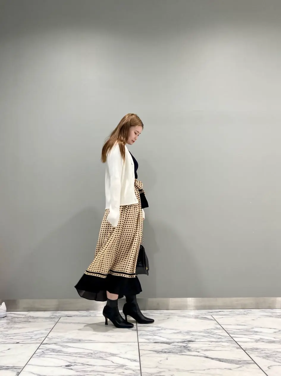 GRACE CONTINENTAL The Banquet 中根　里帆 コーディネート画像