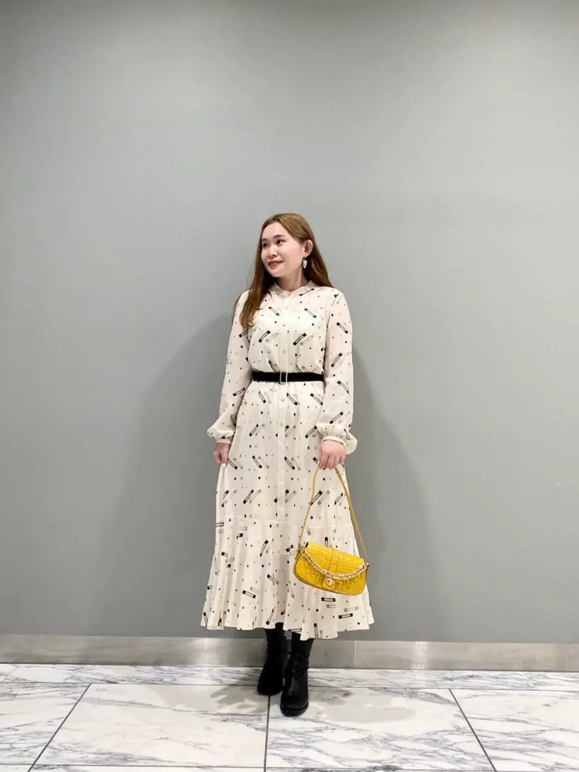 GRACE CONTINENTAL The Banquet 中根　里帆 コーディネート画像