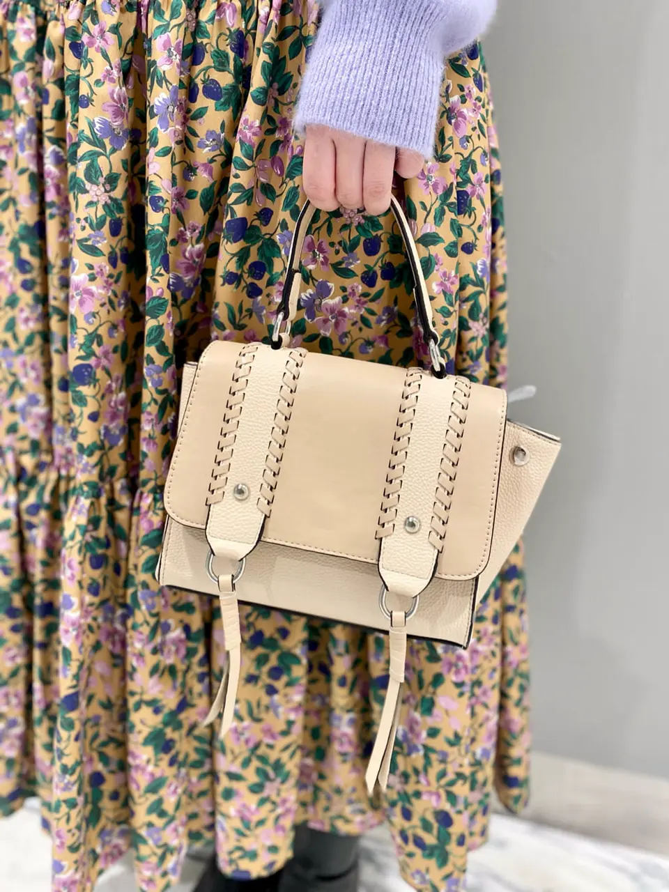 GRACE CONTINENTAL The Banquet 中根　里帆 コーディネート画像