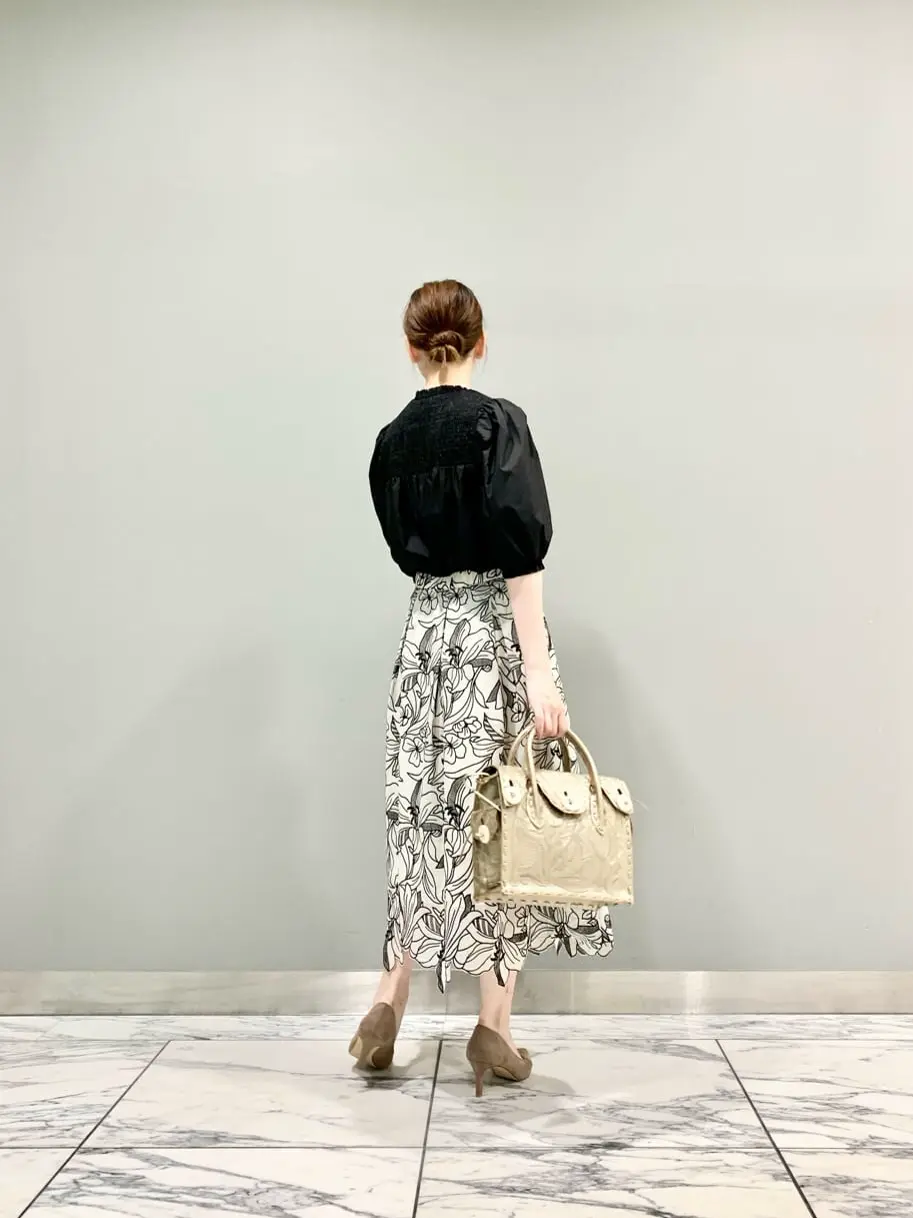 GRACE CONTINENTAL The Banquet eri コーディネート画像