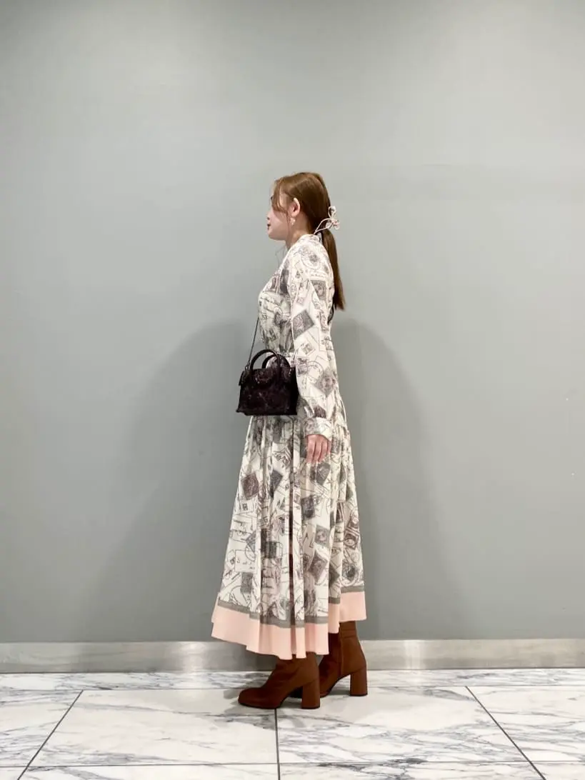 GRACE CONTINENTAL The Banquet 中根　里帆 コーディネート画像