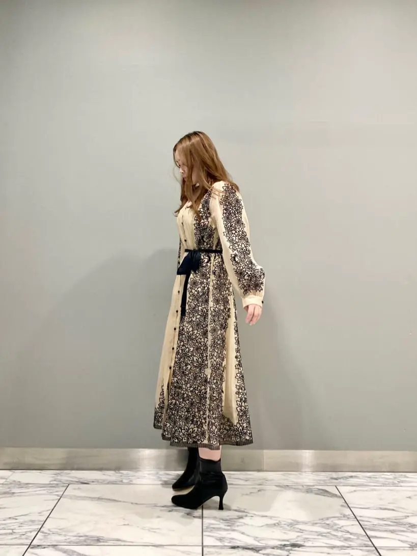 GRACE CONTINENTAL The Banquet 中根　里帆 コーディネート画像