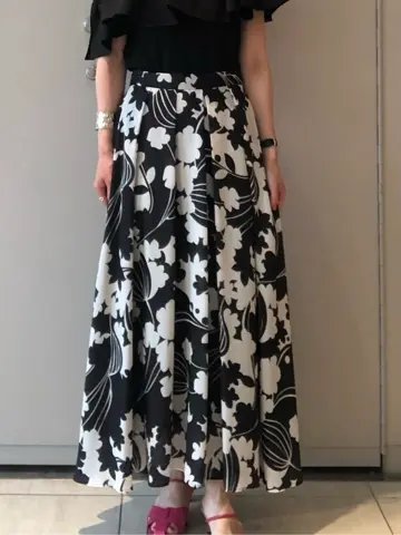 GRACE CONTINENTAL The Banquet 尾田亜沙美 コーディネート画像