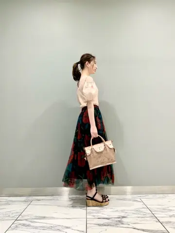 GRACE CONTINENTAL The Banquet eri コーディネート画像