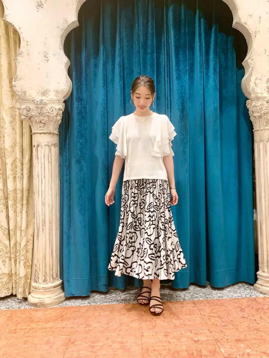 GRACE CONTINENTAL The Banquet eri コーディネート画像