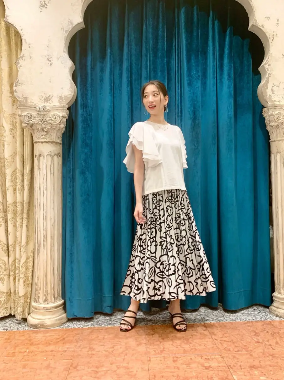 GRACE CONTINENTAL The Banquet eri コーディネート画像