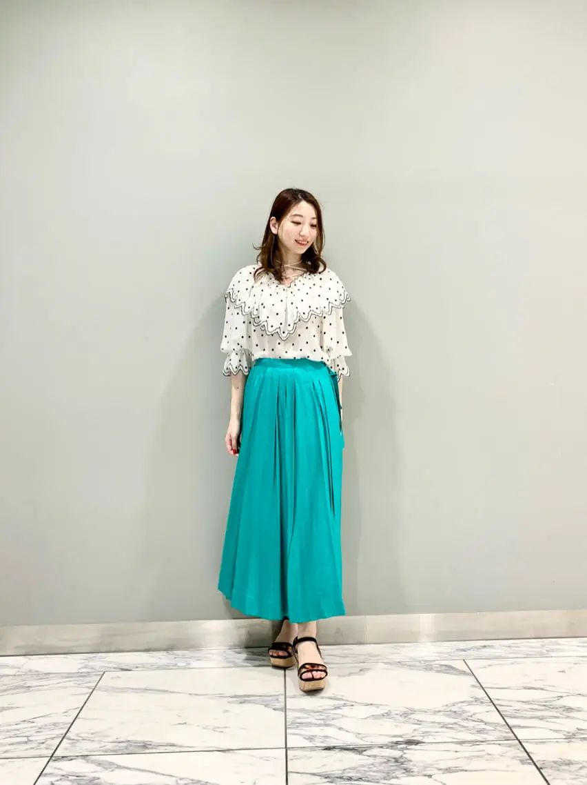 GRACE CONTINENTAL The Banquet eri コーディネート画像