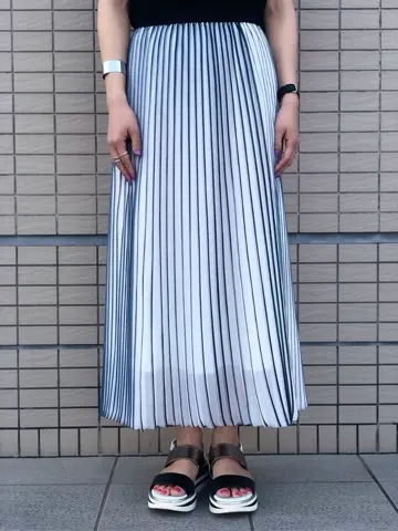 GRACE CONTINENTAL The Banquet 尾田亜沙美 コーディネート画像