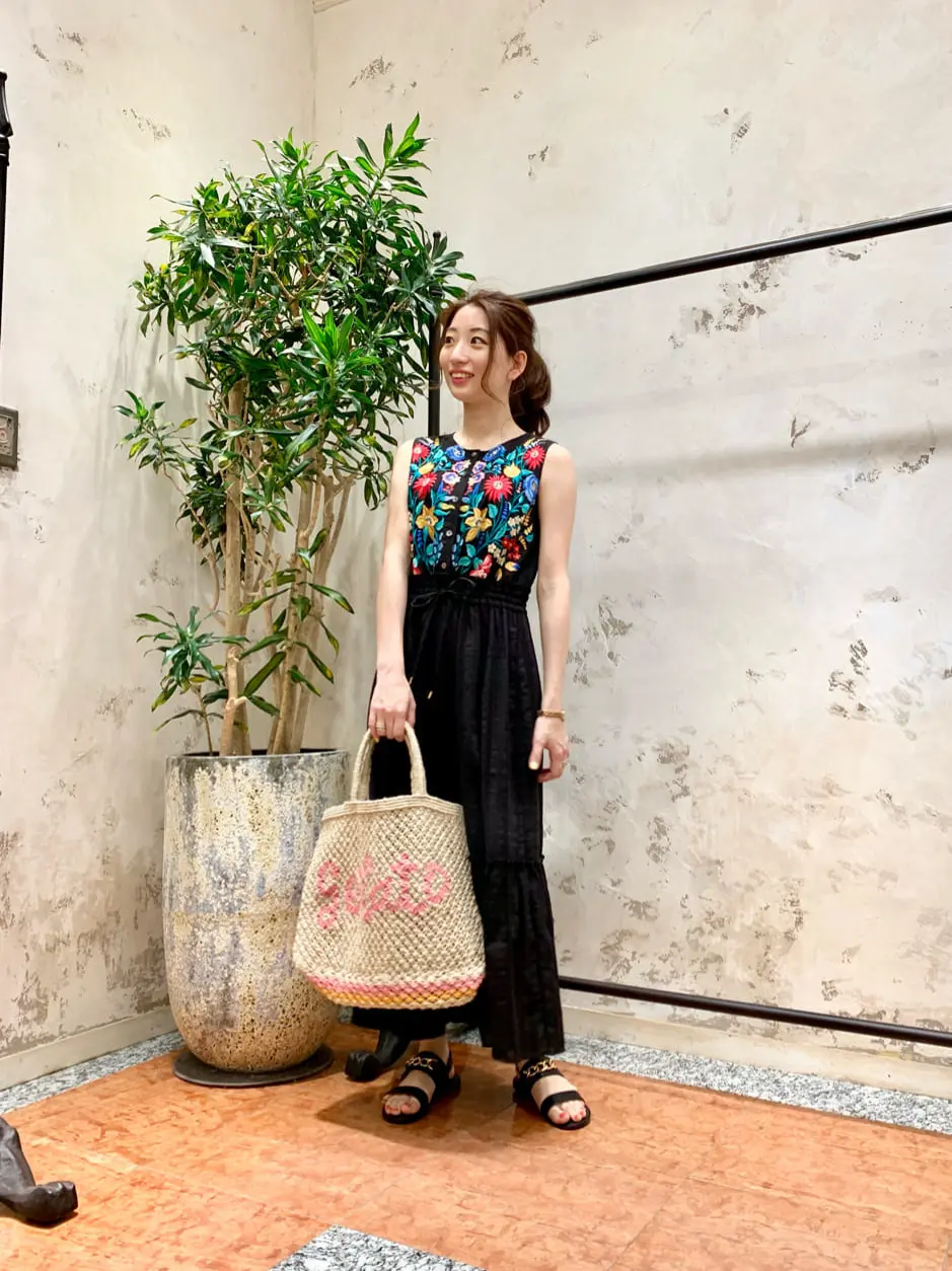 GRACE CONTINENTAL The Banquet eri コーディネート画像