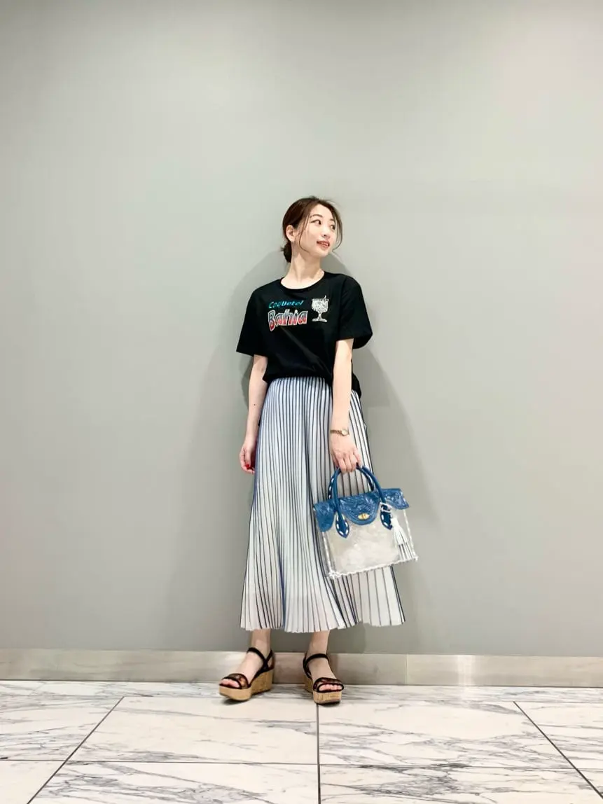 GRACE CONTINENTAL The Banquet eri コーディネート画像