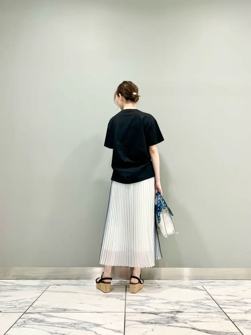 GRACE CONTINENTAL The Banquet eri コーディネート画像