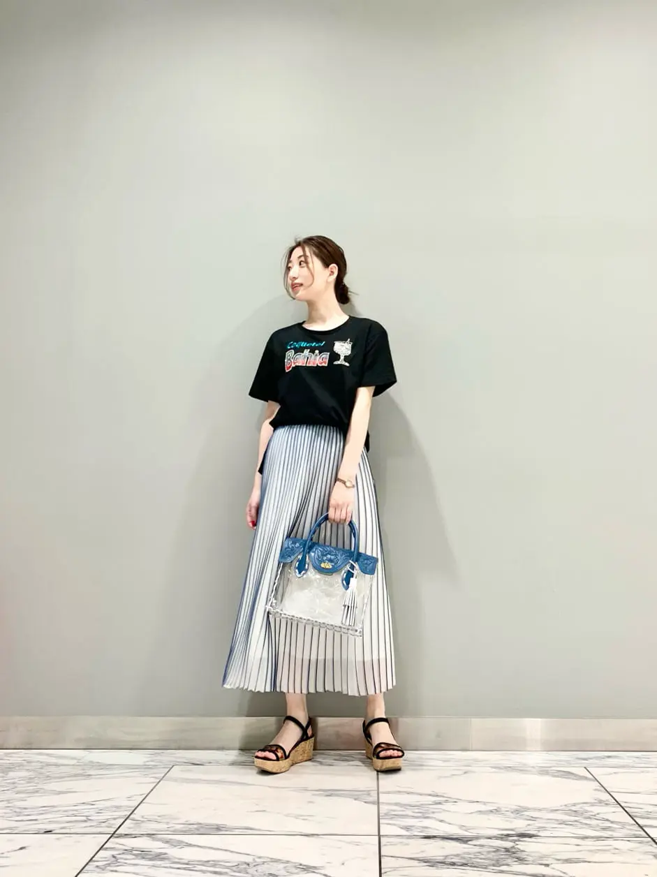 GRACE CONTINENTAL The Banquet eri コーディネート画像