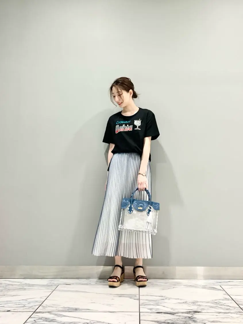 GRACE CONTINENTAL The Banquet eri コーディネート画像