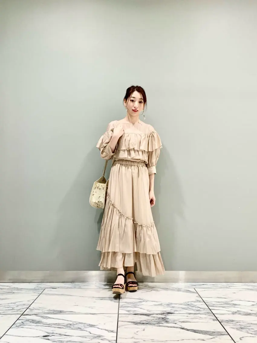 GRACE CONTINENTAL The Banquet eri コーディネート画像