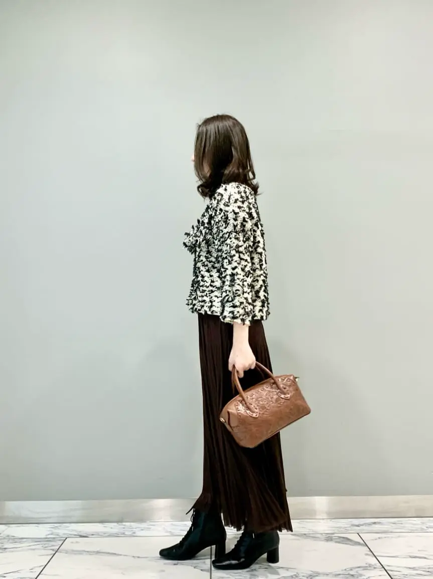 GRACE CONTINENTAL The Banquet eri コーディネート画像