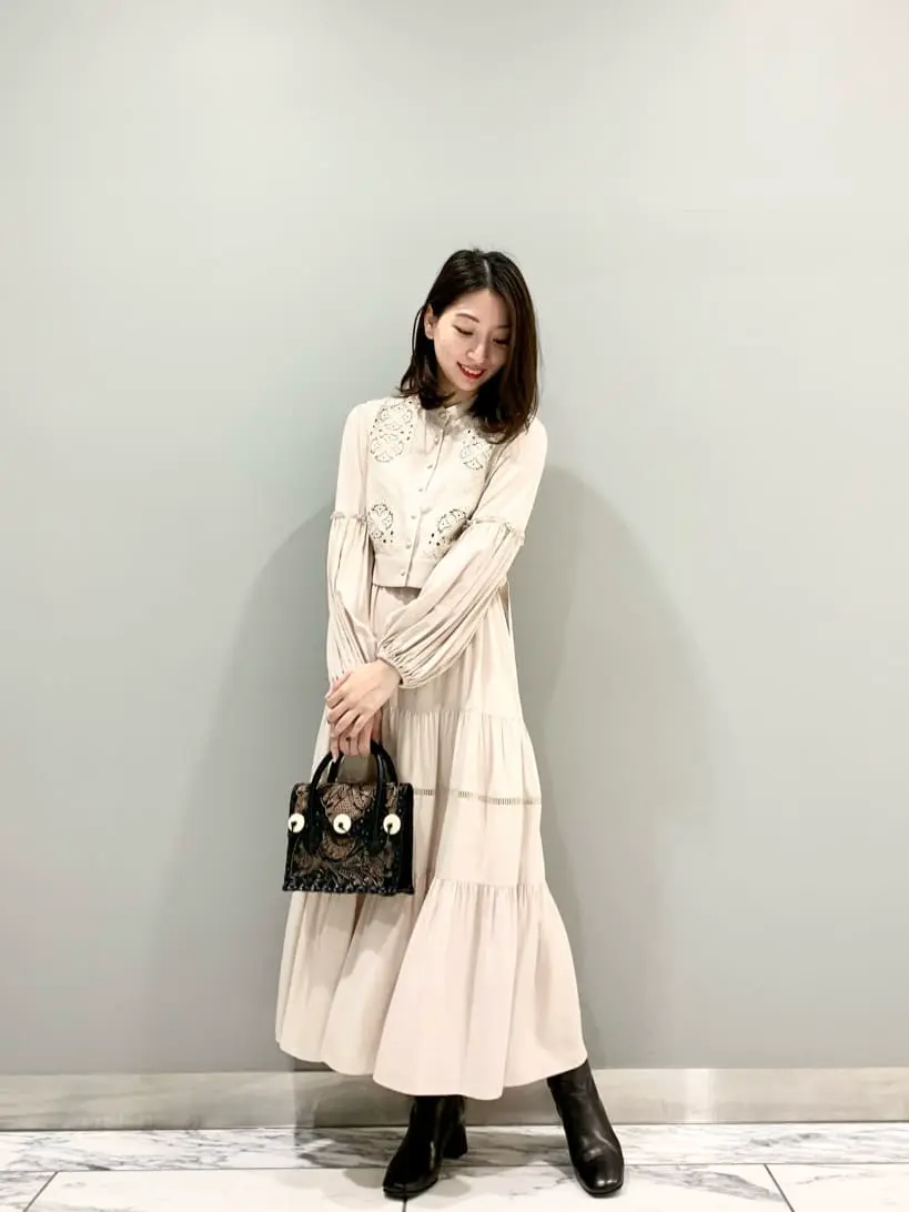 GRACE CONTINENTAL The Banquet eri コーディネート画像