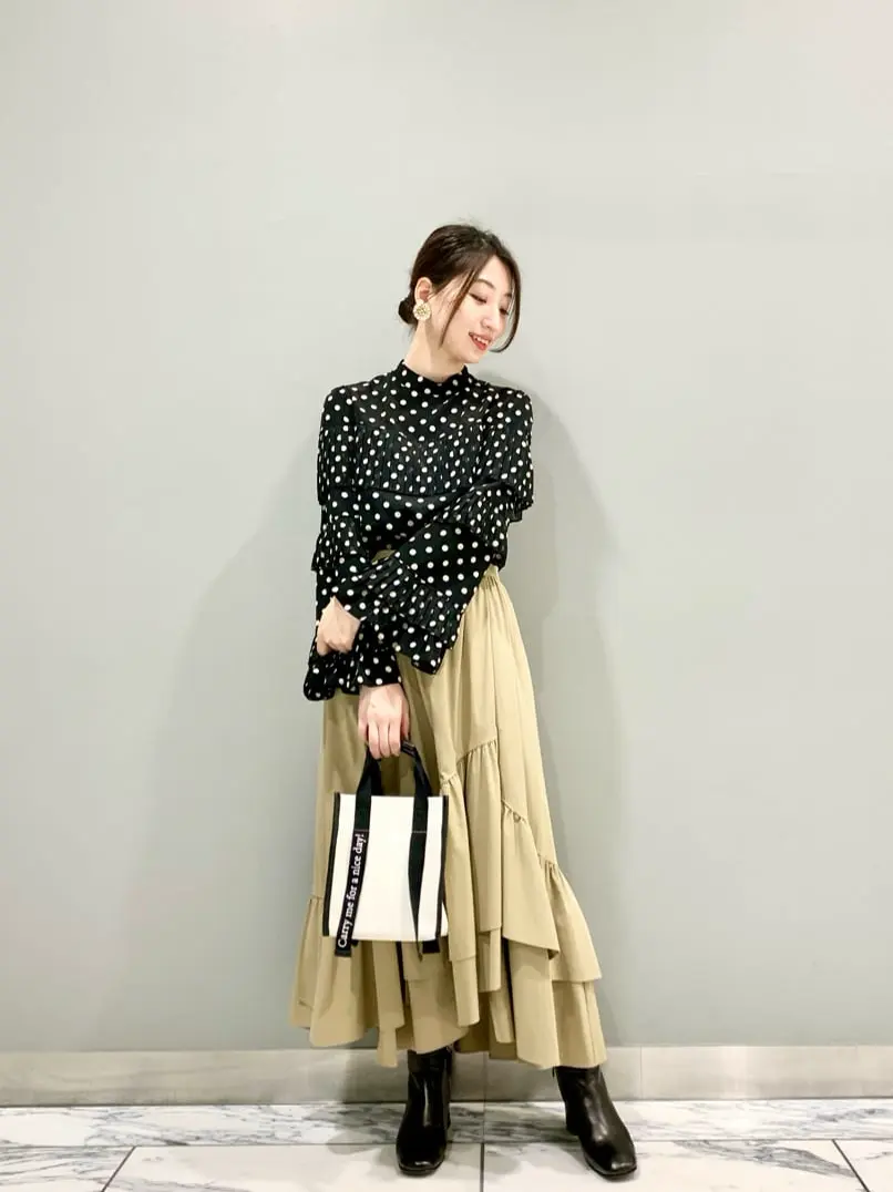 GRACE CONTINENTAL The Banquet eri コーディネート画像