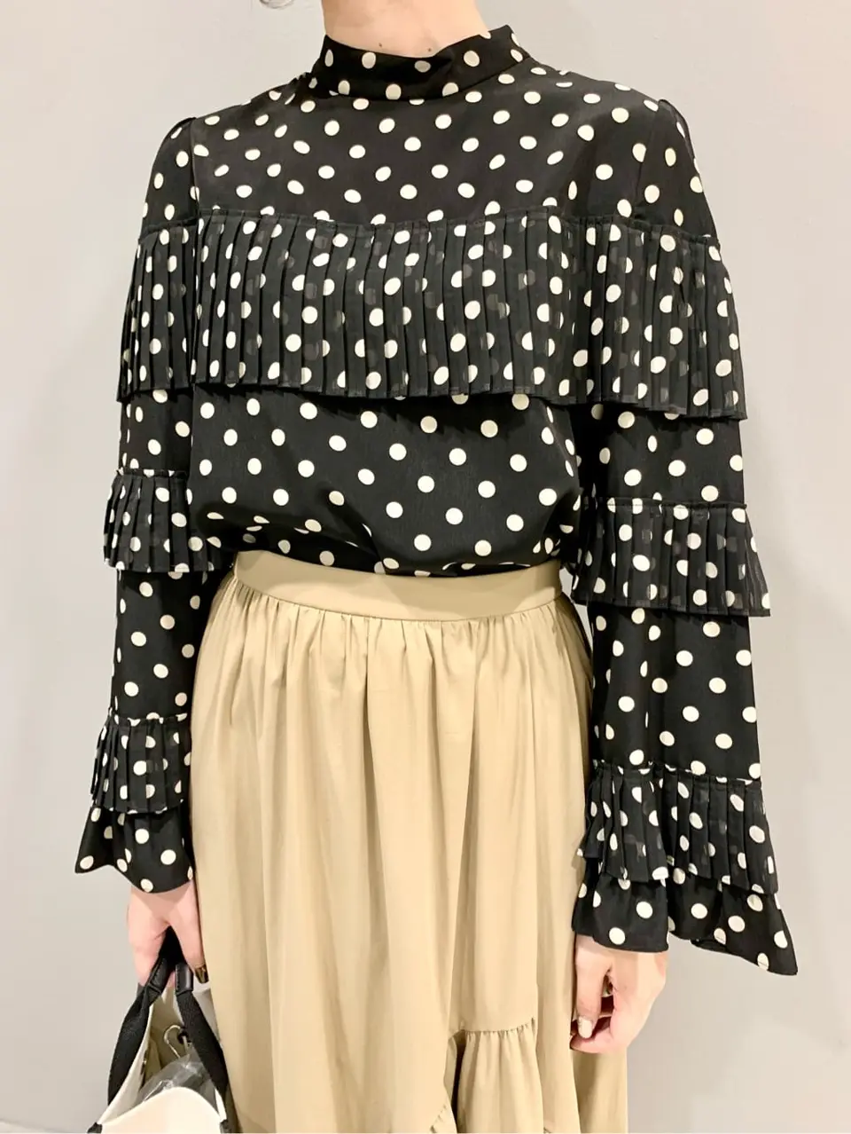 GRACE CONTINENTAL The Banquet eri コーディネート画像