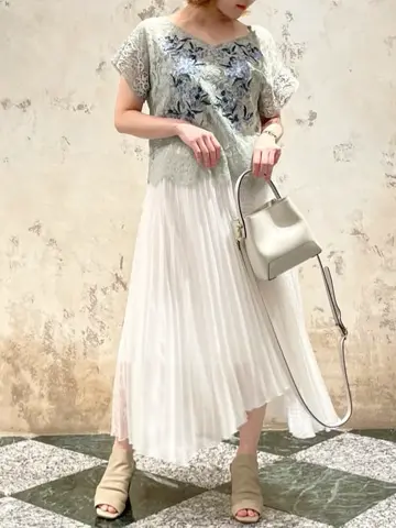 GRACE CONTINENTAL The Banquet SAYUMI Nagashima コーディネート画像