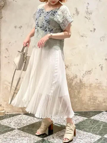 GRACE CONTINENTAL The Banquet SAYUMI Nagashima コーディネート画像