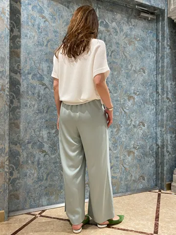 GRACE CONTINENTAL The Banquet 泉　智子 コーディネート画像