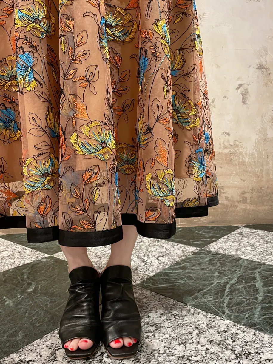 GRACE CONTINENTAL The Banquet SAYUMI Nagashima コーディネート画像