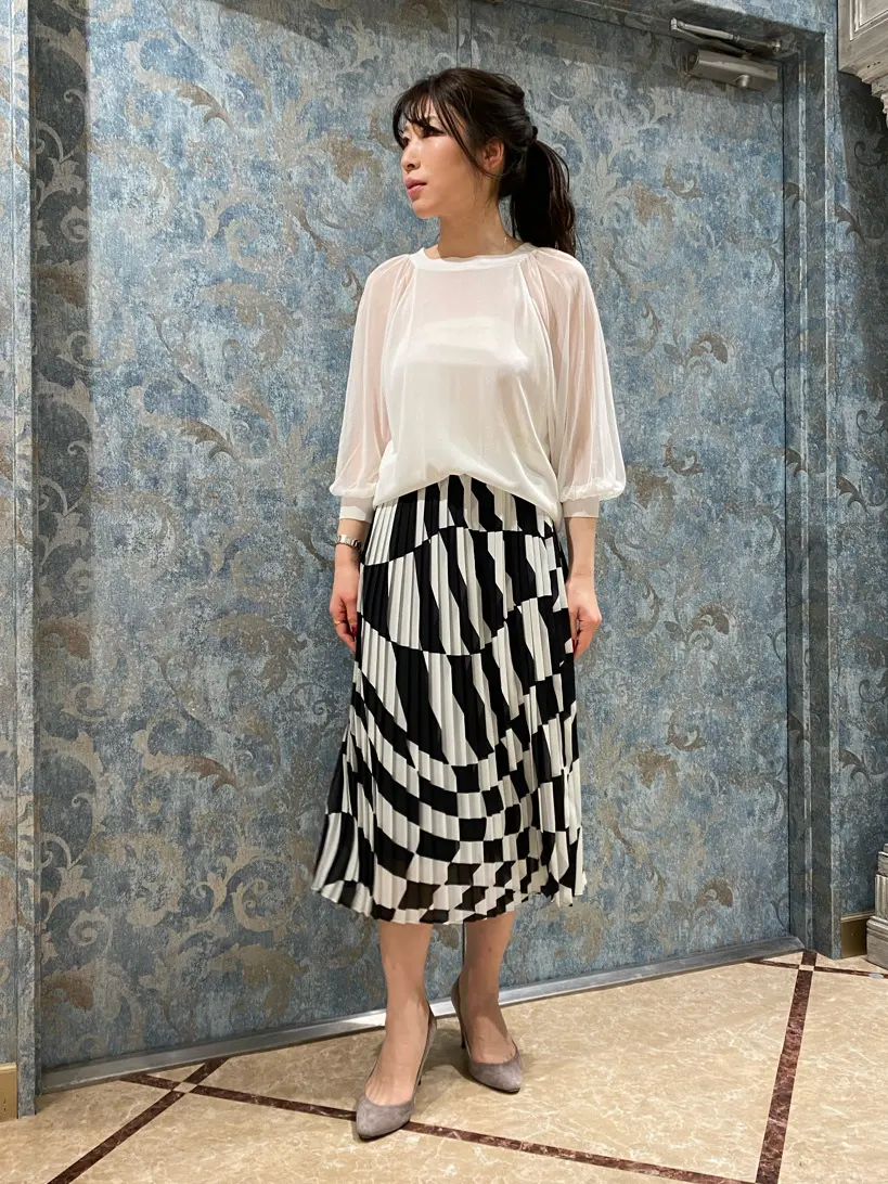 GRACE CONTINENTAL The Banquet 泉　智子 コーディネート画像