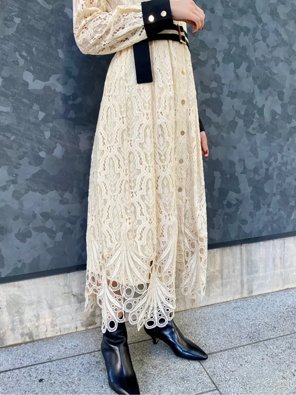 GRACE CONTINENTAL The Banquet MORITA AI コーディネート画像