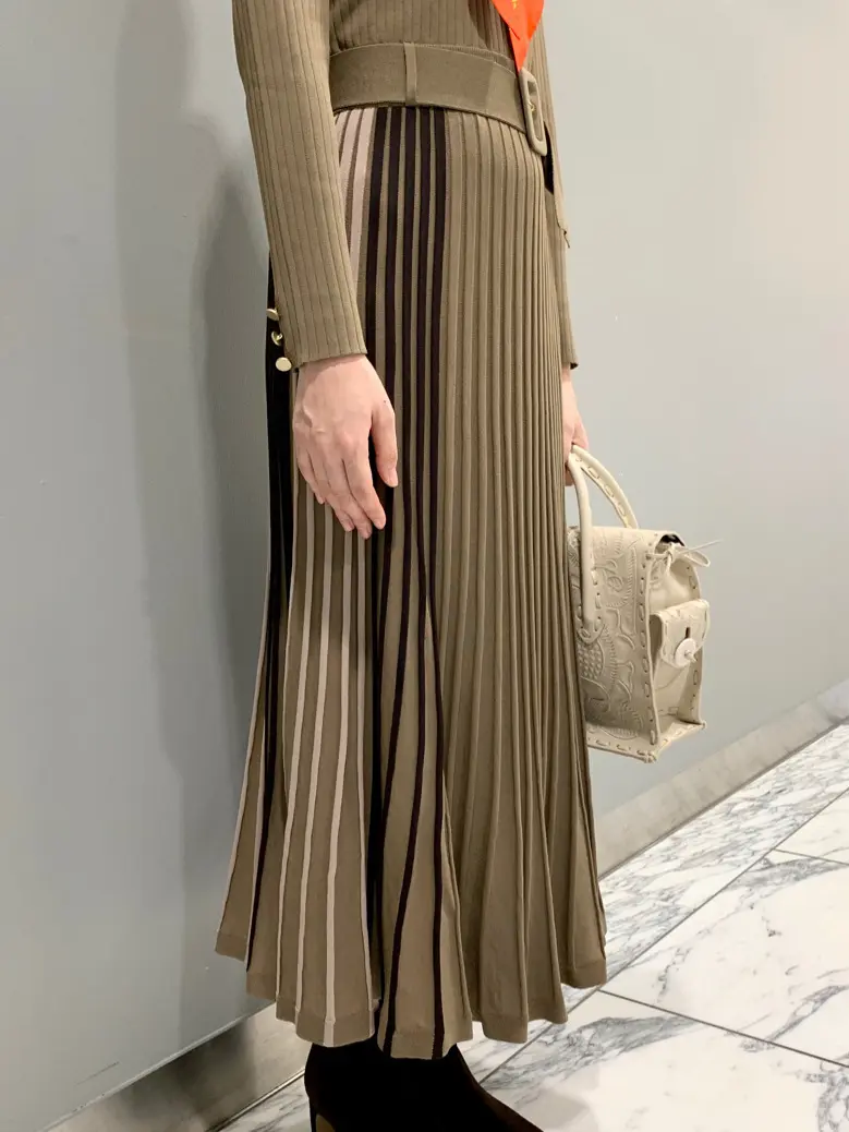 GRACE CONTINENTAL The Banquet eri コーディネート画像