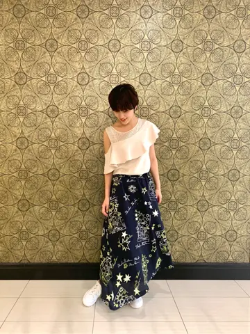 GRACE CONTINENTAL The Banquet 平岩　みなみ コーディネート画像