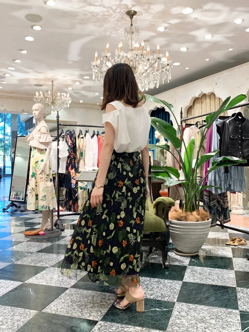 GRACE CONTINENTAL The Banquet eri コーディネート画像