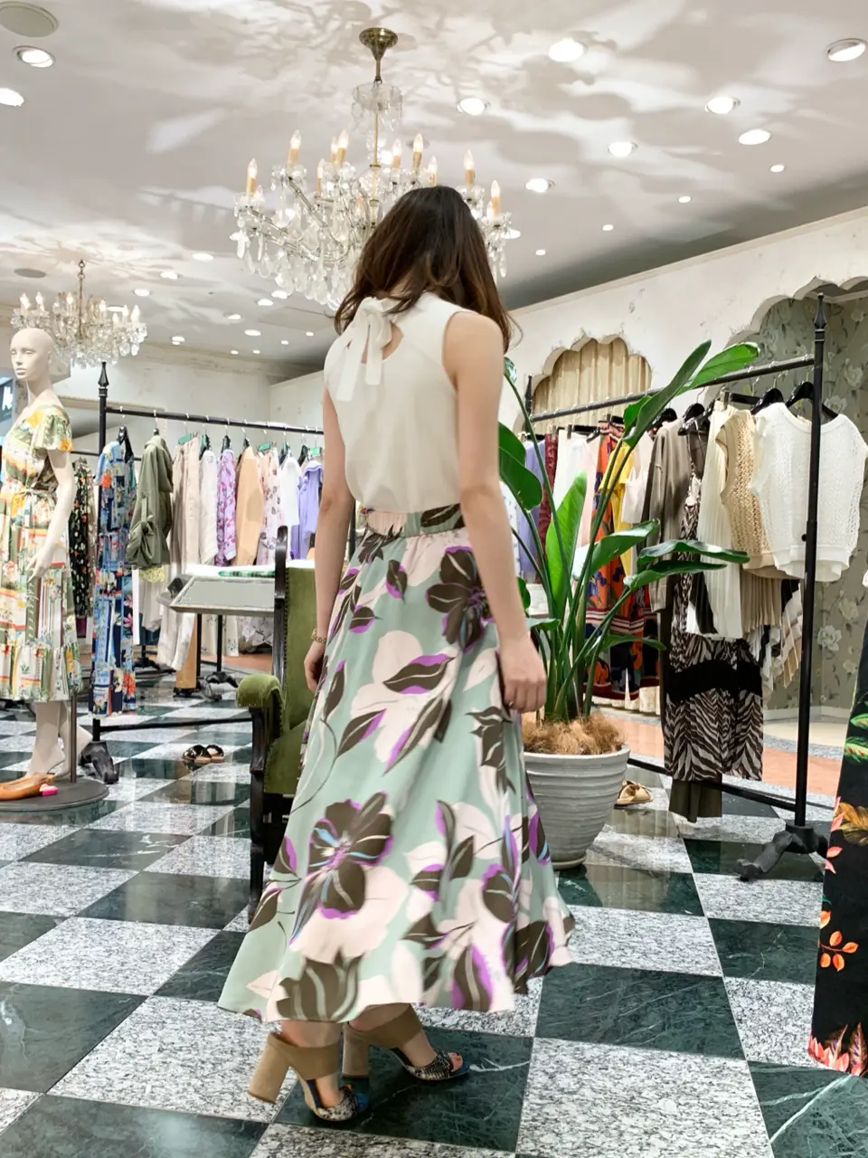 GRACE CONTINENTAL The Banquet eri コーディネート画像