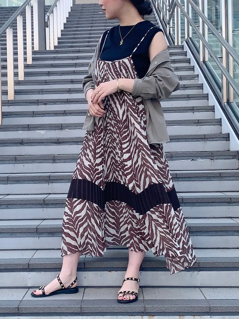 GRACE CONTINENTAL The Banquet 日笠　雅 コーディネート画像