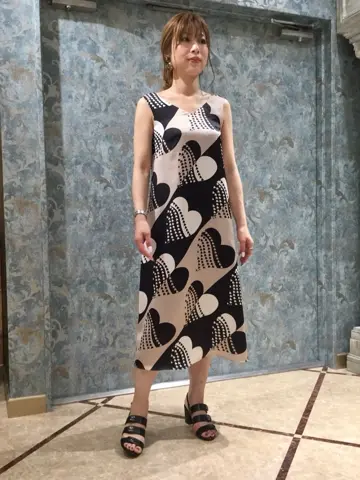 GRACE CONTINENTAL The Banquet 泉　智子 コーディネート画像