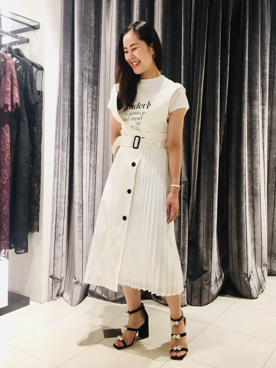 GRACE CONTINENTAL The Banquet 小笠原　春菜 コーディネート画像