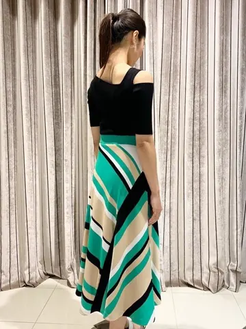 GRACE CONTINENTAL The Banquet 小笠原　春菜 コーディネート画像