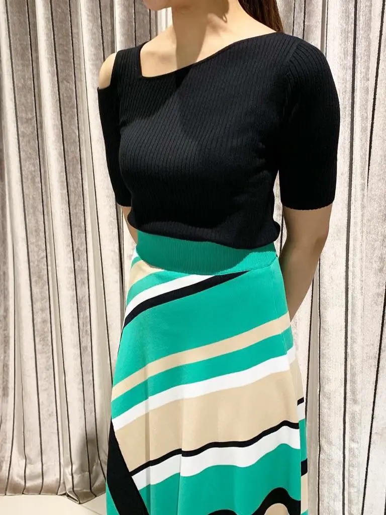 GRACE CONTINENTAL The Banquet 小笠原　春菜 コーディネート画像