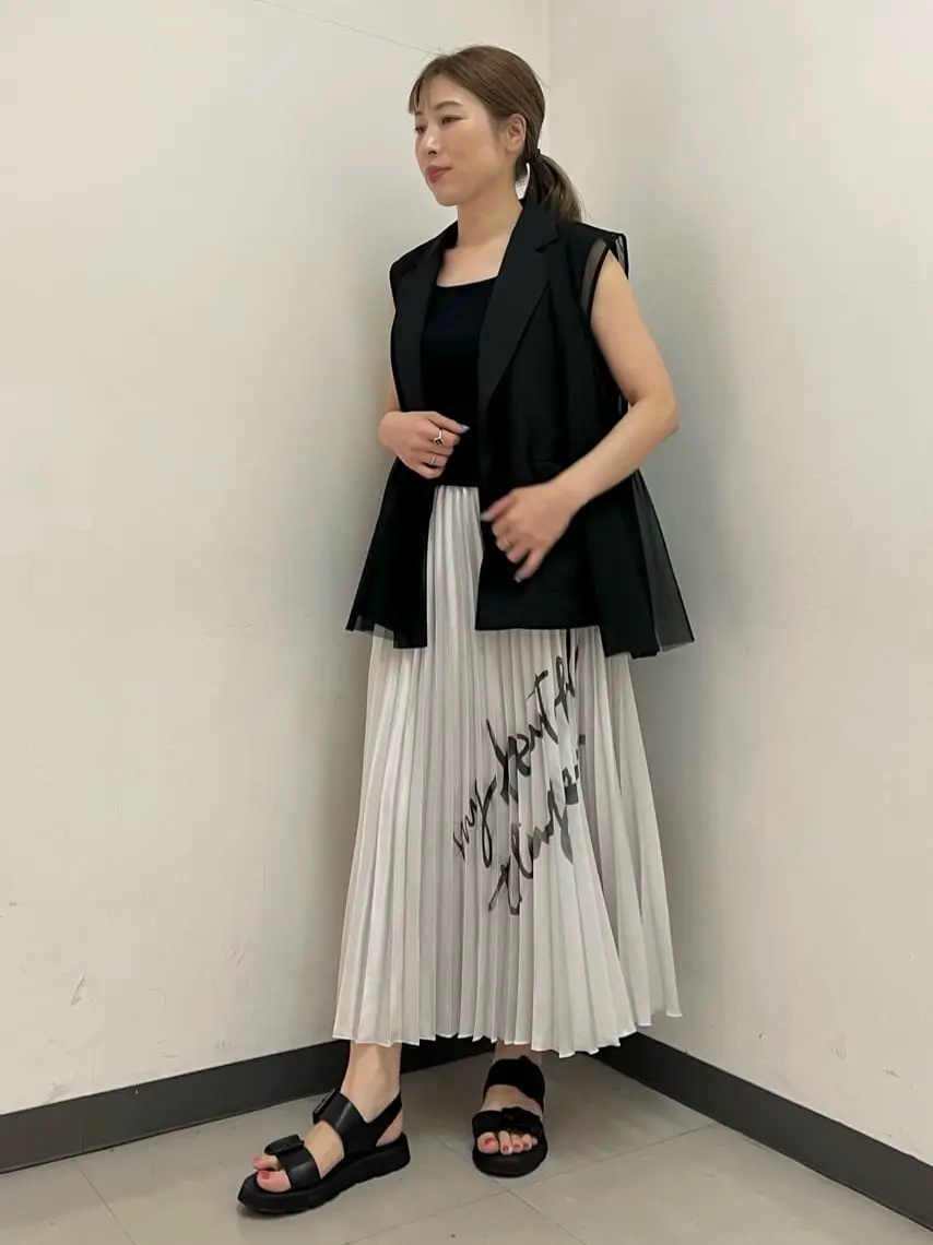 GRACE CONTINENTAL The Banquet 泉　智子 コーディネート画像