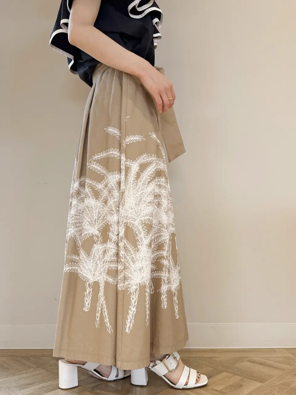 GRACE CONTINENTAL The Banquet yuri コーディネート画像