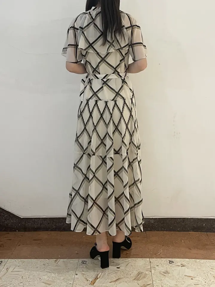 GRACE CONTINENTAL The Banquet nao コーディネート画像