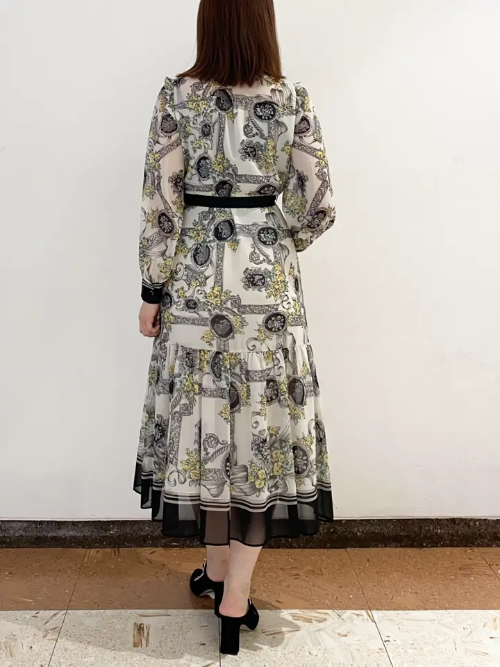 GRACE CONTINENTAL The Banquet mikiho コーディネート画像