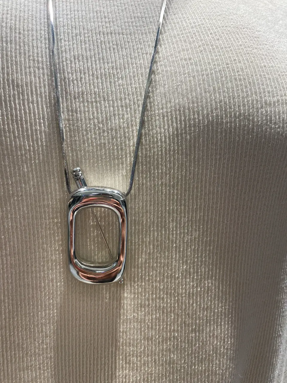 GRACE CONTINENTAL The Banquet nao コーディネート画像