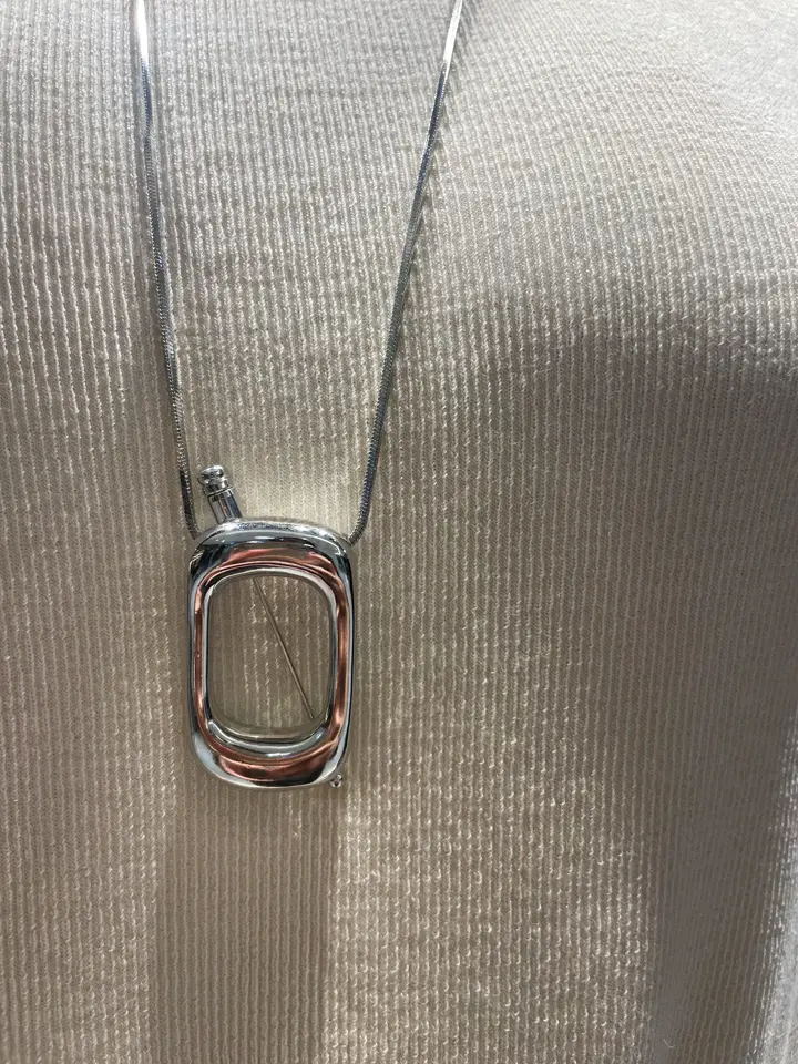 GRACE CONTINENTAL The Banquet nao コーディネート画像