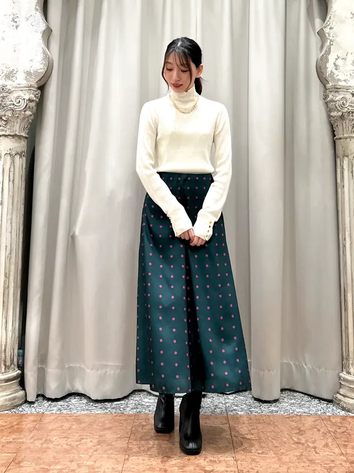 GRACE CONTINENTAL The Banquet eri コーディネート画像